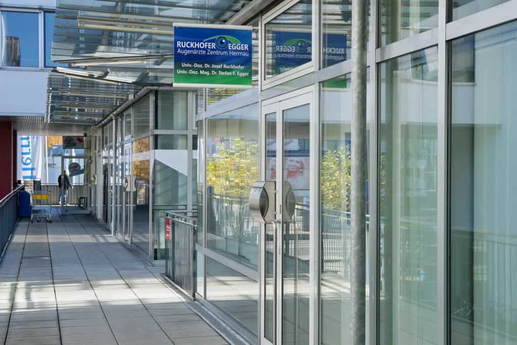 eingang-augenarzt-praxis Eingang Augenarzt Praxis Ruckhofer & Egger